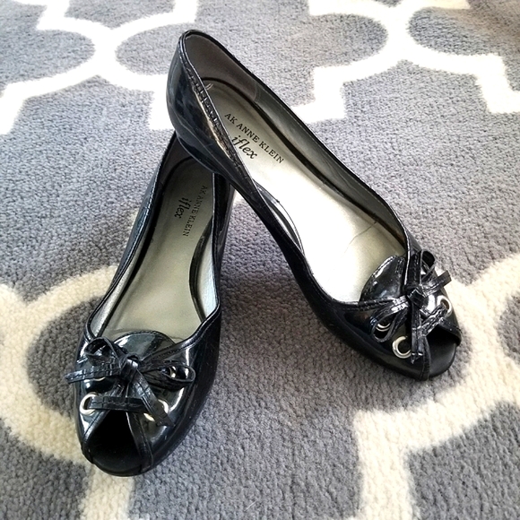Anne Klein IFlex  "Flora" Patent Peep Toe Flats - Picture 2 of 8